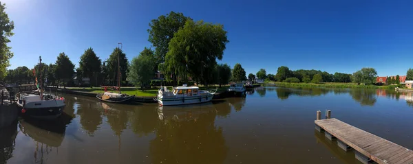 Panorama Kanału Miejskiego Bolsward Holandia — Zdjęcie stockowe