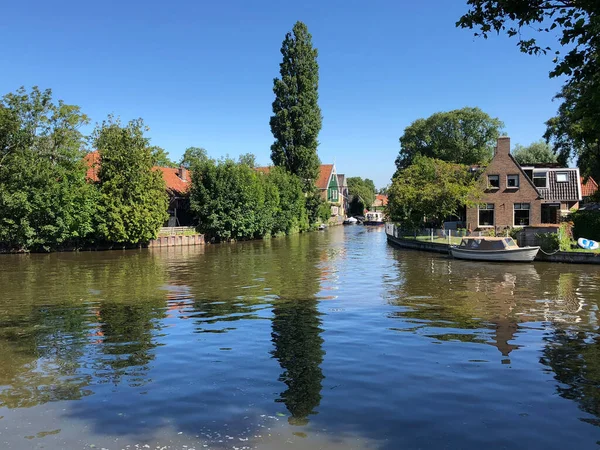 Canal Bolsward Países Bajos —  Fotos de Stock