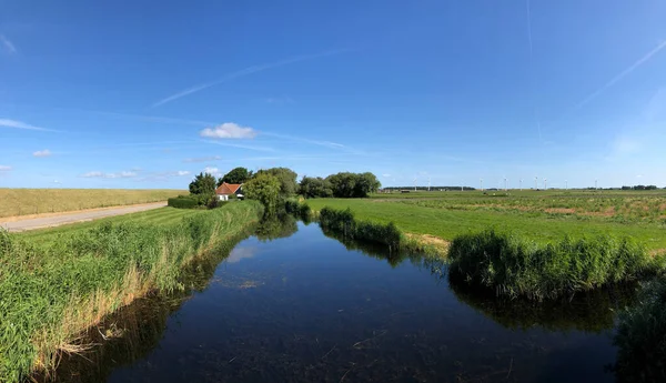 Kanaal Achter Dijk Rond Cornwerd Friesland Nederland — Stockfoto