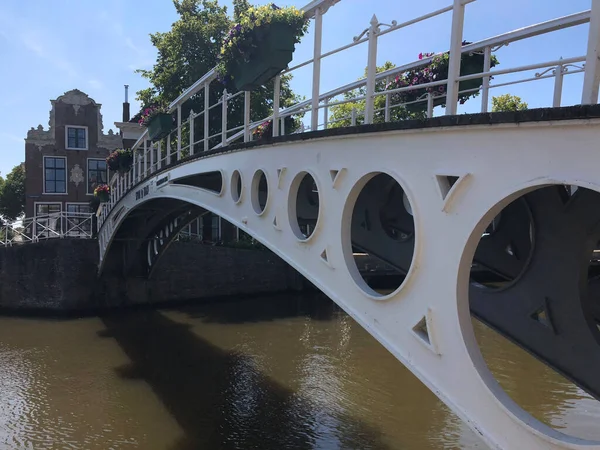 Мост Через Канал Кляйн Дип Доккуме Фрисландия Нидерланды — стоковое фото