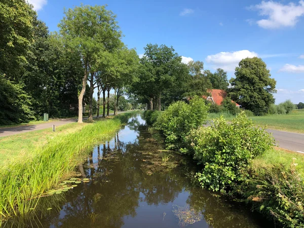 Canal Cerca Del Pueblo Bontebok Frisia Países Bajos — Foto de Stock