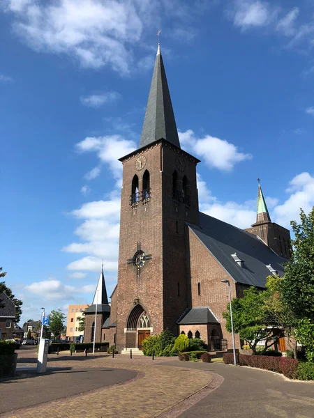 荷兰弗里斯兰Heerenveen的圣灵教区教堂 — 图库照片