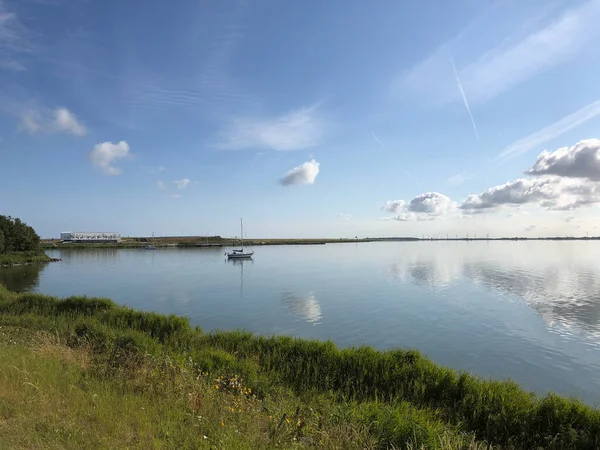 Velero Ijsselmeer Alrededor Kornwerderzand Frisia Países Bajos — Foto de Stock