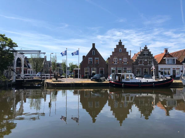 Domy Nad Kanałem Makkum Friesland Holandia — Zdjęcie stockowe