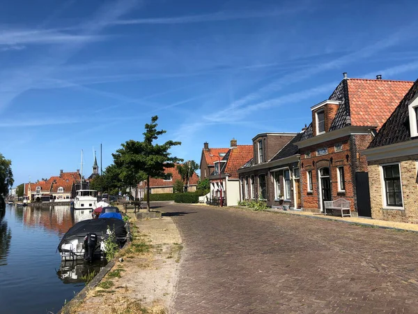 Kanał Przez Stare Miasto Makkum Friesland Holandia — Zdjęcie stockowe