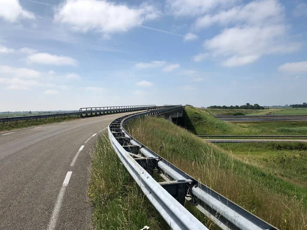 Viadukt Över Motorväg Friesland Nederländerna — Stockfoto