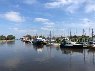 Workum, Friesland, Hollanda 'daki işçi yürüyüşünde liman.