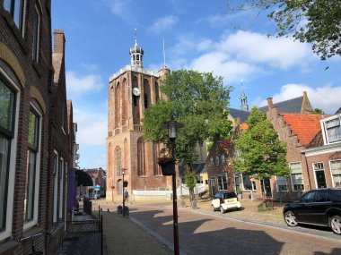 Grote of Sint-Gertrudiskerk and tower in Workum, Friesland Hollanda