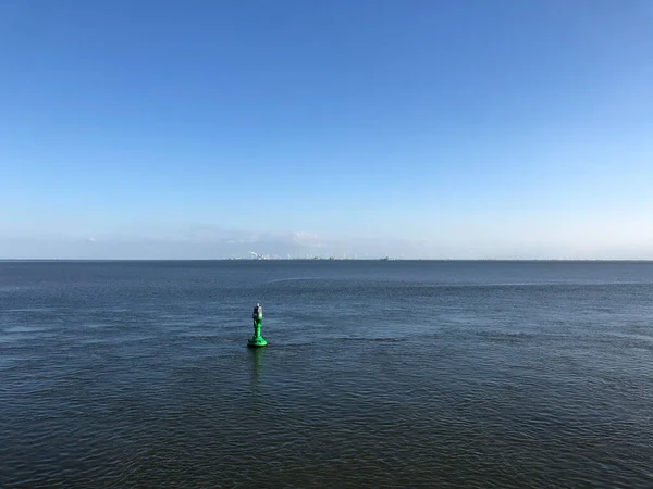 Πράσινη Σημαδούρα Στη Θάλασσα Wadden Γύρω Από Νησί Borkum Γερμανία — Φωτογραφία Αρχείου
