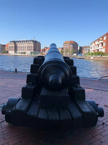 Cannon Bij Oude Binnenhaven Emden Duitsland — Stockfoto