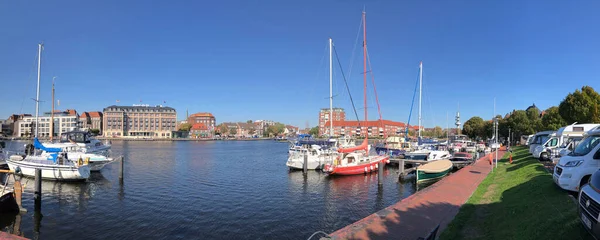 Panorama Barcos Campistas Antigo Porto Emden Alemanha — Fotografia de Stock