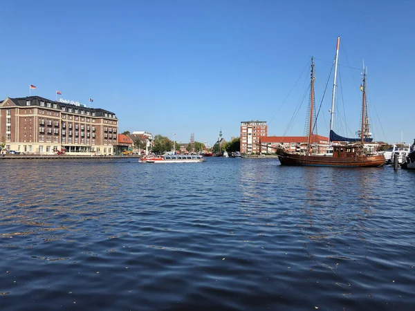 Cruise Bij Oude Binnenhaven Emden Duitsland — Stockfoto