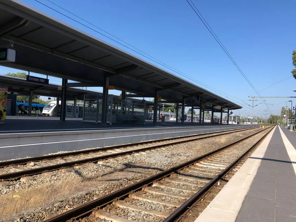 Almanya Daki Emden Merkez Istasyonunda Tren Yolu — Stok fotoğraf