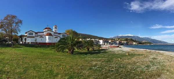 Yunanistan Ortodoks Kilisesi Platamon Plajından Panorama — Stok fotoğraf