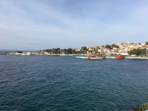 Puerto Con Cruceros Tradicionales Neos Marmaras Grecia —  Fotos de Stock