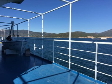 Glyfa ve Agiokampos Yunanistan arasındaki feribot