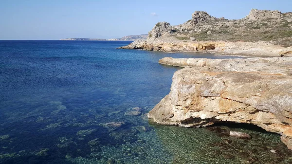 Czysta Niebieska Woda Wybrzeżu Wokół Kato Korogona Grecja — Zdjęcie stockowe