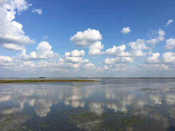 Wolken Reflectie Een Meer Bij Hortobagy National Park Hongarije — Stockfoto