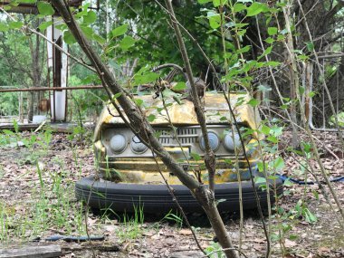 Pripyat, Ukrayna 'daki lunaparkta çarpışan araba.