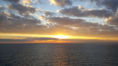 Bar Karadağ 'dan Bari İtalya' ya feribottan gün batımı