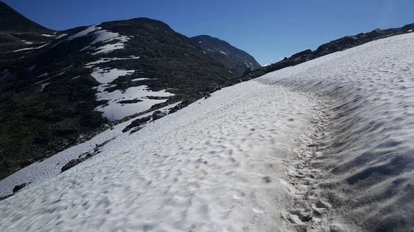 Sendero Nevado Través Del Parque Nacional Jotunheimen Noruega —  Fotos de Stock