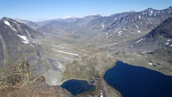 Lago Montañas Nevadas Parque Nacional Jotunheimen Noruega — Foto de Stock