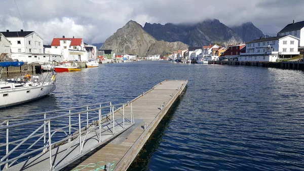 Pier Hamnen Byn Henningsvaer Norge — Stockfoto