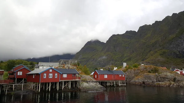 Červené Chůdy Domy Obci Norsku — Stock fotografie