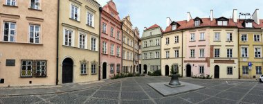 Eski Varşova Polonya 'daki renkli evlerden Panorama