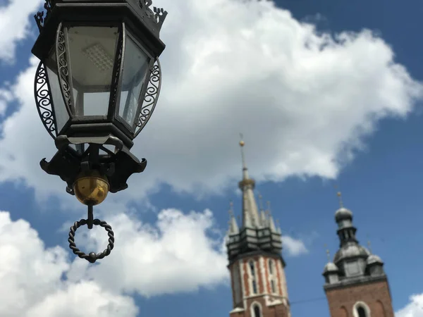 Linterna Con Fondo Basílica Santa María Cracovia Polonia — Foto de Stock