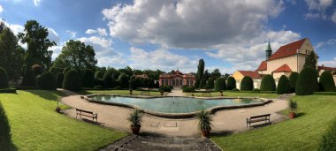 Çek Cumhuriyeti Prag 'da Cernin Sarayı bahçe manzarası