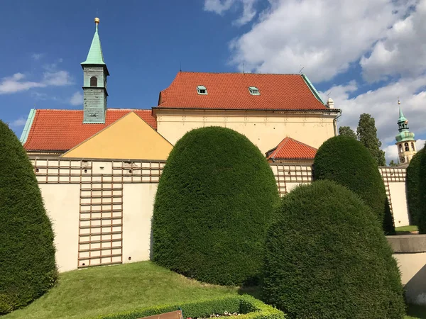 Panny Marie Andelske捷克共和国布拉格天主教教堂 — 图库照片
