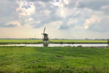 Hollanda 'da yel değirmeni