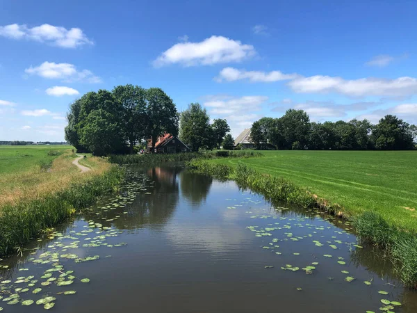 Canal Con Seeblatt Frisia Países Bajos — Foto de Stock