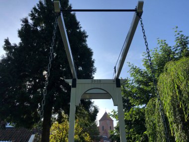 Hollanda Borculo kasabasındaki tahta köprü.