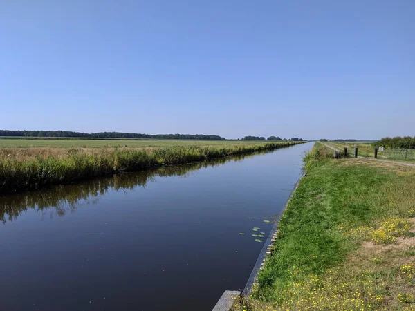 Kanal Oldeberkoop Friesland Niederlande — Stockfoto