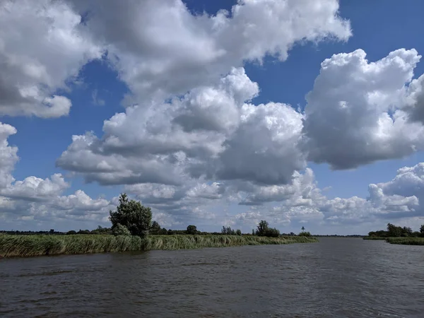 Canal Friesland Nederland – stockfoto