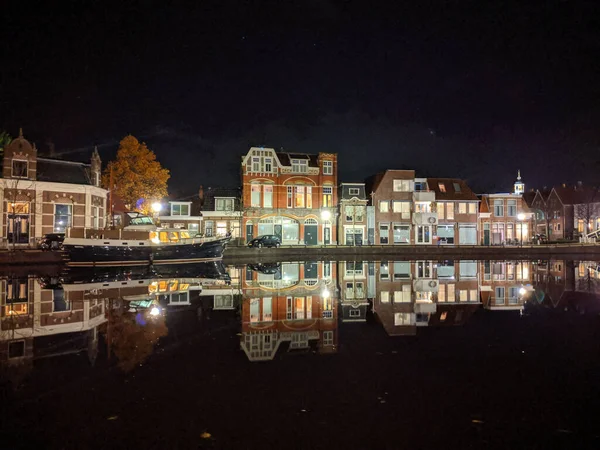 Housing Canal Night Sneek Friesland Netherlands — Stock Photo, Image