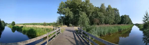 Brücke Über Einen Kanal Rund Oranjewoud Friesland Niederlande — Stockfoto