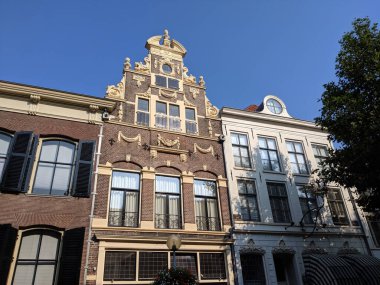 Hollanda 'nın eski Deventer kasabasında mimarlık.