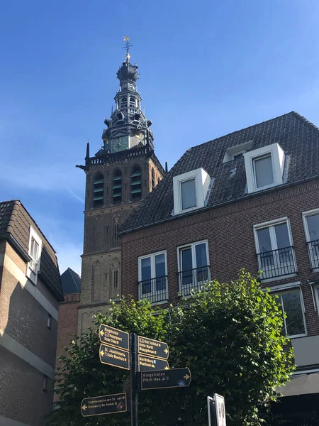 Πύργος Της Εκκλησίας Του Αγίου Στεφάνου Στο Nijmegen Της Ολλανδίας — Φωτογραφία Αρχείου