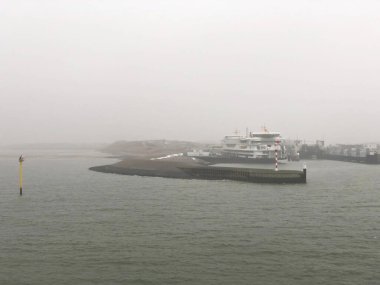 Hollanda 'daki Texel Adası' nın Puslu Limanı