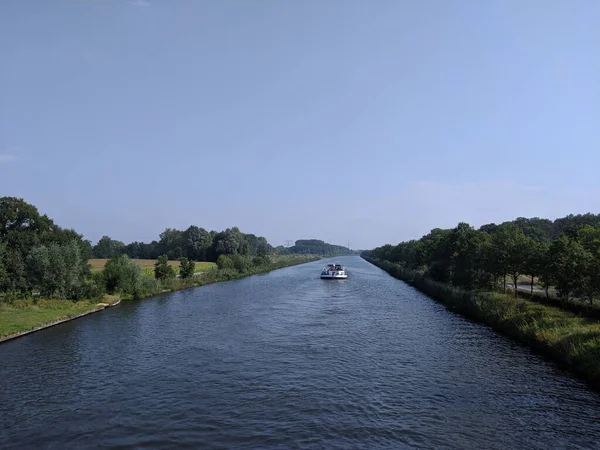 Hollanda Daki Yirminci Kanalda Kargo Gemisi — Stok fotoğraf