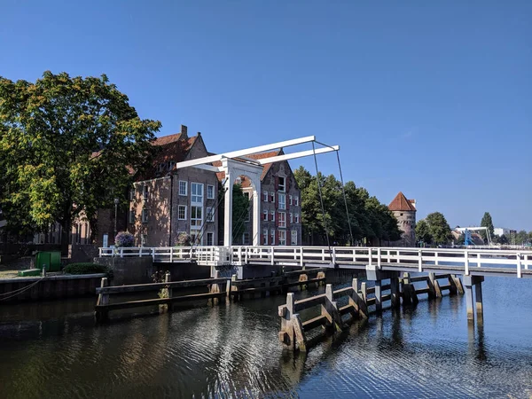 Dřevěný Most Přes Kanál Starém Městě Zwolle Nizozemsko — Stock fotografie