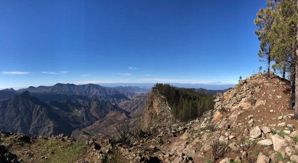 Büyük Kanarya 'daki Artenara çevresindeki panoramik manzara