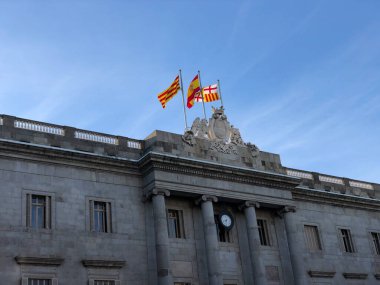 Barselona İspanya 'da İspanyol ve katalonya bayrakları