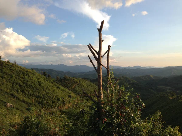 北タイの丘の山の風景 — ストック写真