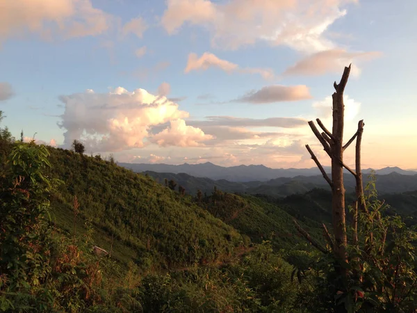 Berglandschap Tijdens Zonsondergang Heuvels Van Noord Thailand — Stockfoto