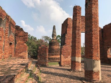 Ayutthaya Krallığı 'nın en önemli tapınağı olan Wat Phra Sri Sanju' daki harabeler.