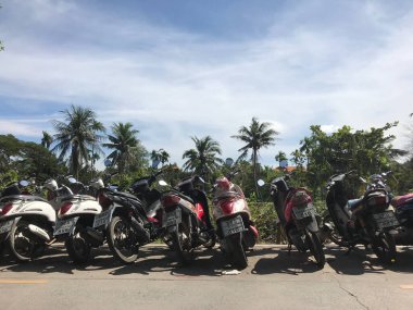 Bang Kobua Bangkok Tayland 'da bir grup scooter.